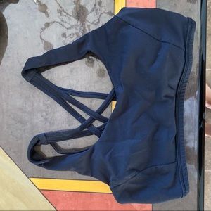 Black lululemon sports bra - size 6